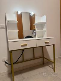 Toeletta da trucco bianca con cassetti