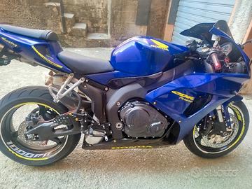 Honda cbr 1000 rr