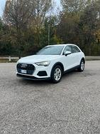 Audi Q3 35 TDI S tronic Business