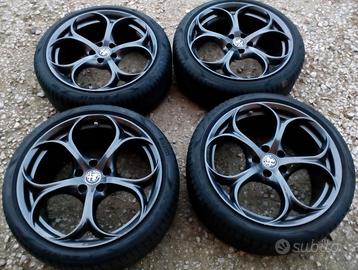 CERCHI E GOMME 19 ORIGINALI ALFA ROMEO