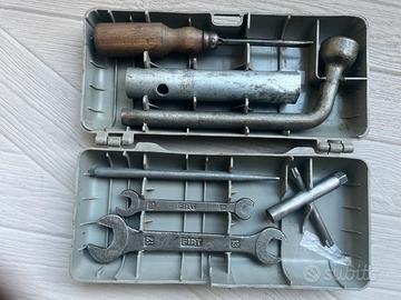 TROUSSE- ATTREZZI ORIGINALE FIAT 500 D F L R  EPOC