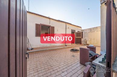 CASA SEMINDIPENDENTE A ROMA