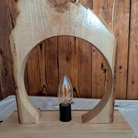 lampada in legno 