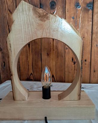lampada in legno 