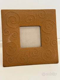 Cornice decorativa con rivestimento rigido