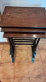 Tris tavolini a nido (Nesting Tables) stile ingles