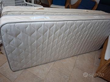 n.2 reti singole e due materassi singoli 