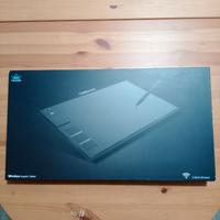 Tavoletta grafica con pennino per computer