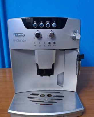 Macchina da caffè espresso DeLonghi Magnifica