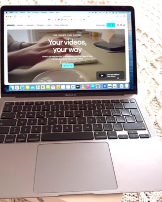 MacBook Air 13” – Intel i7, 16GB RAM, 512GB SSD