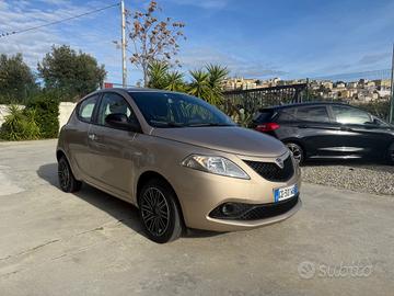 Lancia Ypsilon 1.0 FireFly 5 porte S&S Hybrid Ecoc