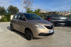 Lancia Ypsilon 1.0 FireFly 5 porte S&S Hybrid Ecoc