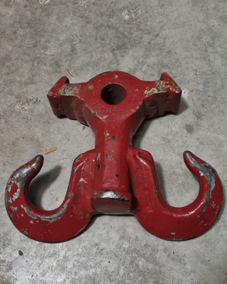 Gancio da traino per camion o trattore