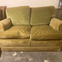 DIVANO IN VELLUTO VERDE