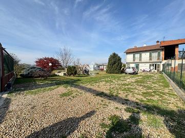 CASA SEMINDIPENDENTE A CARMAGNOLA