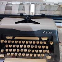 Macchina da scrivere vintage Everest