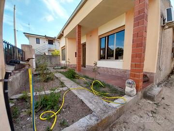 Luminosa casa singola libera su tre lati