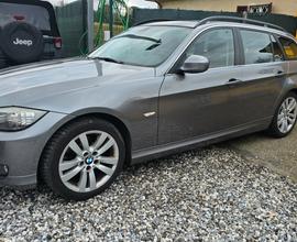 Bmw 320 320d cat xDrive Touring Attiva 4x4