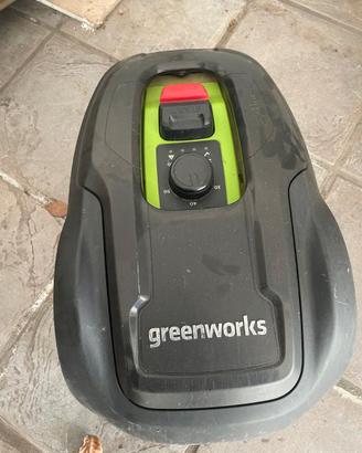 Robot tagliaerba Greenworks Optimow 4 funzionante