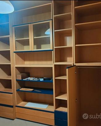 Armadio + libreria + comodino + scrivania frassino