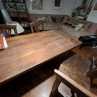 Tavolo da pranzo e sei sedie