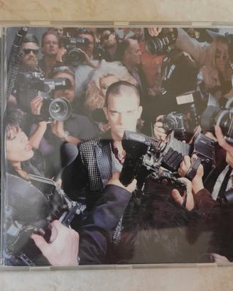 Robbie Williams - Life Thru A Lens