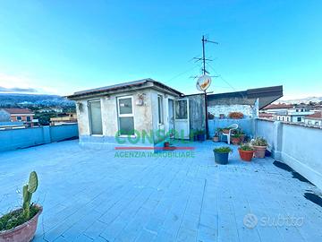 Casa singola a Mascali su più livelli da ristrutt