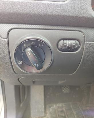 Interruttore fari VOLKSWAGEN GOLF 5 del 2004