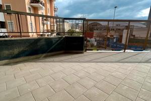 Appartamento con veranda zona centro