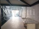 centro-storico-locale-commerciale-con-soppalco