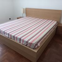 Letto matrimoniale + comò + comodini