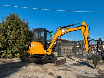 E32 Escavatore 35 q JCB 8035