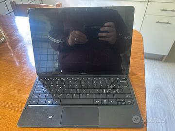 Galaxy tab pro S con Tastiera