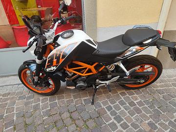 KTM 390 