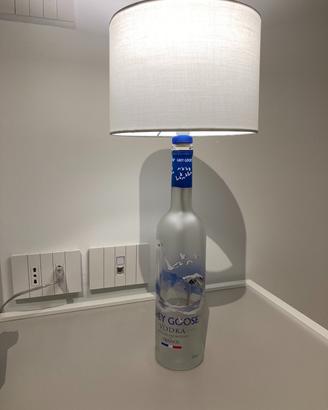 Lampade fatte a mano con bottiglia di vodka