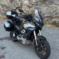 Moto Guzzi Stelvio V100 2024