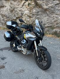 Moto Guzzi Stelvio V100 2024