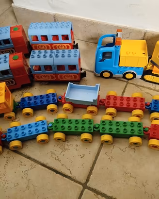 Lego Duplo pista treno e vari pezzi 