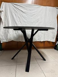 Tavolo Rotondo con sedie