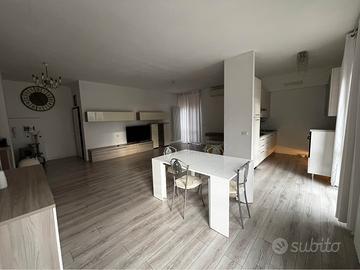 Apparentemente zona piscina