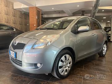 Toyota Yaris 1.0 5 porte Sol