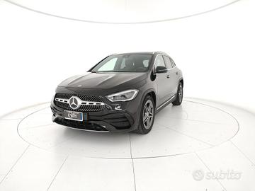 MERCEDES-BENZ GLA 200 d Premium auto
