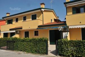 Caorle, piano terra, residence con piscina