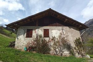 Vendita fienile con terreno a Bagolino