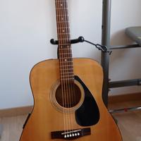 chitarra acustica Yamaha