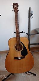 chitarra acustica Yamaha