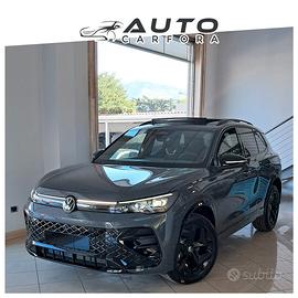 Volkswagen Tiguan 2.0 150cv DSG R-Line black pack 