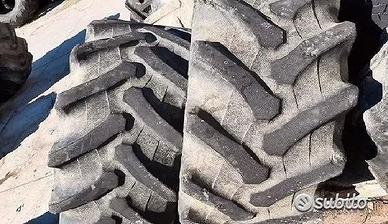 Coppia di pneumatici usati 480 70 34 Pirelli