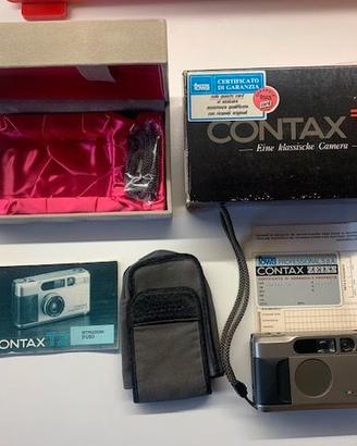 Contax T2 / Pellicola da 35 mm / Bandiera Italiana