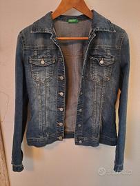 Giacca di Jeans Benetton – Stile Classico, Sempre 